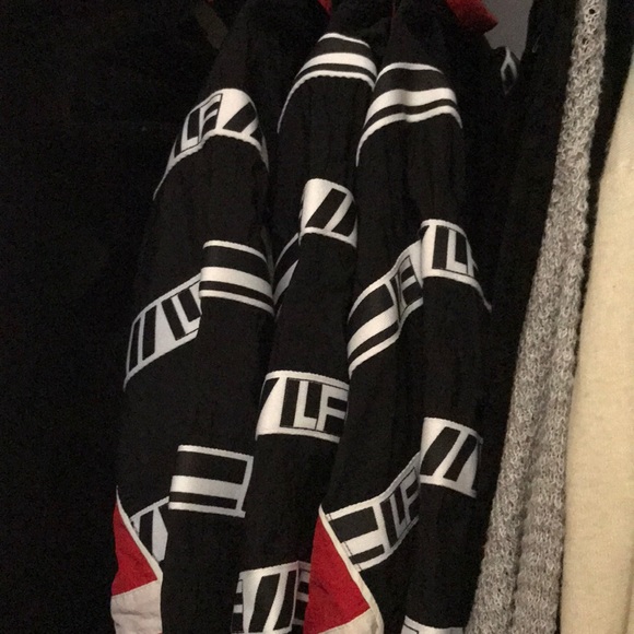 LF Windbreaker - Picture 8 of 8
